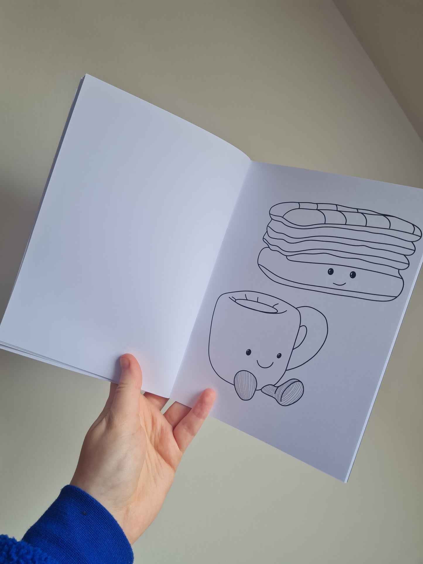 Patisserie colouring book
