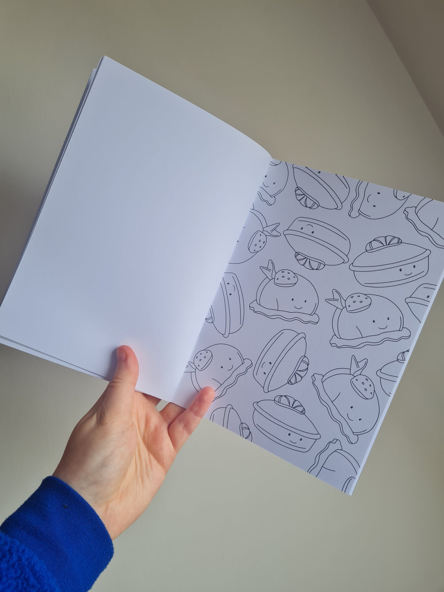 Patisserie colouring book